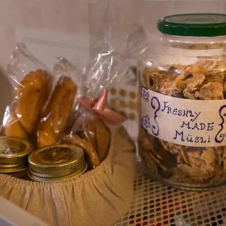 Luce Place Authentic Getaway דירה